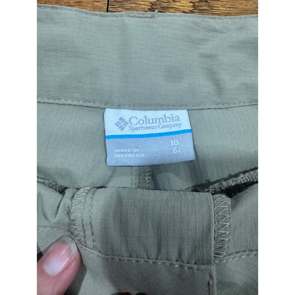 Columbia Womens Sage Green Hiking Shorts Size 10 Outdoor Performance Cargo Trail